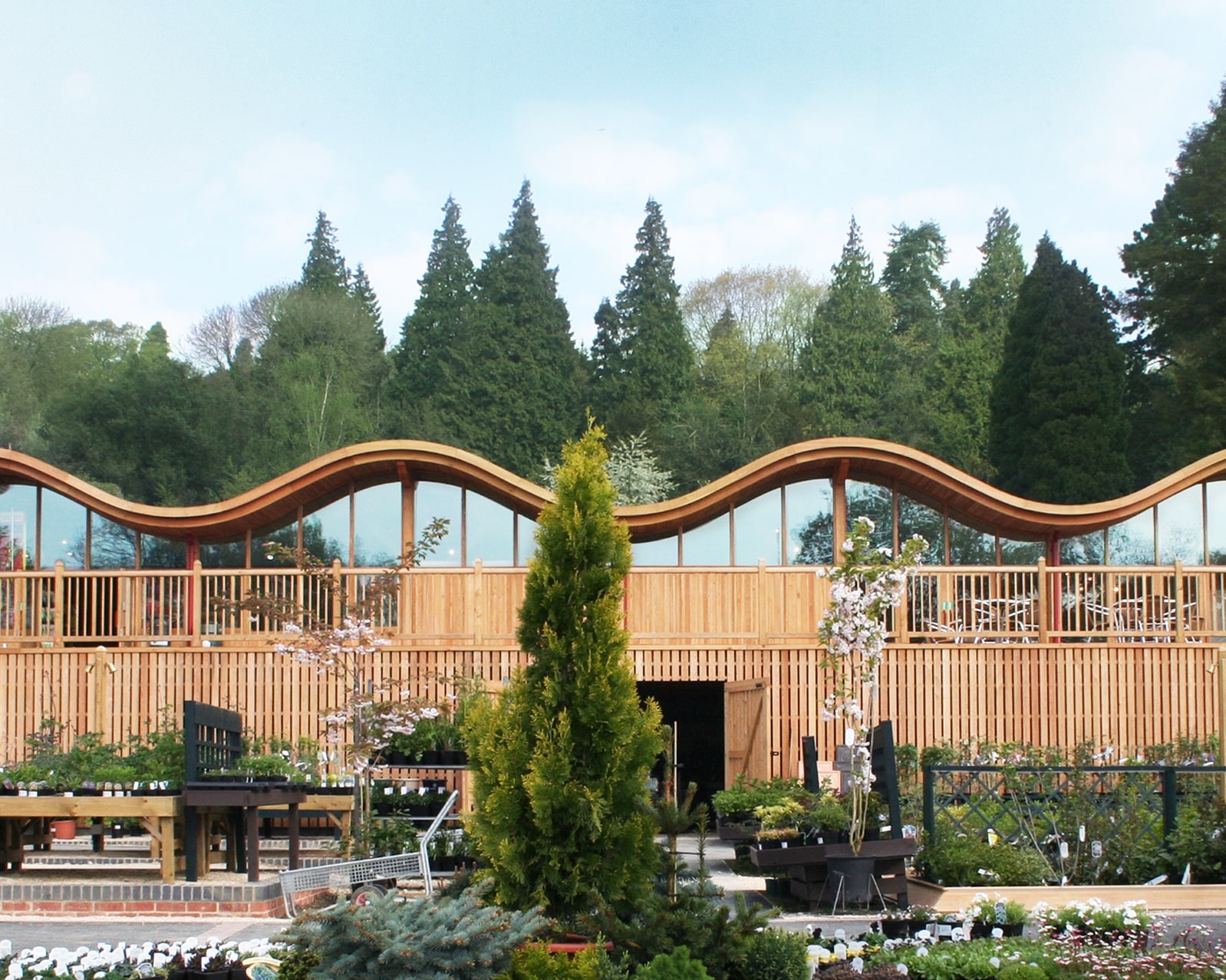 Roof of the Batsford Arboretum visitors' center waterproofed with the Elevate RubberGard EPDM membrane