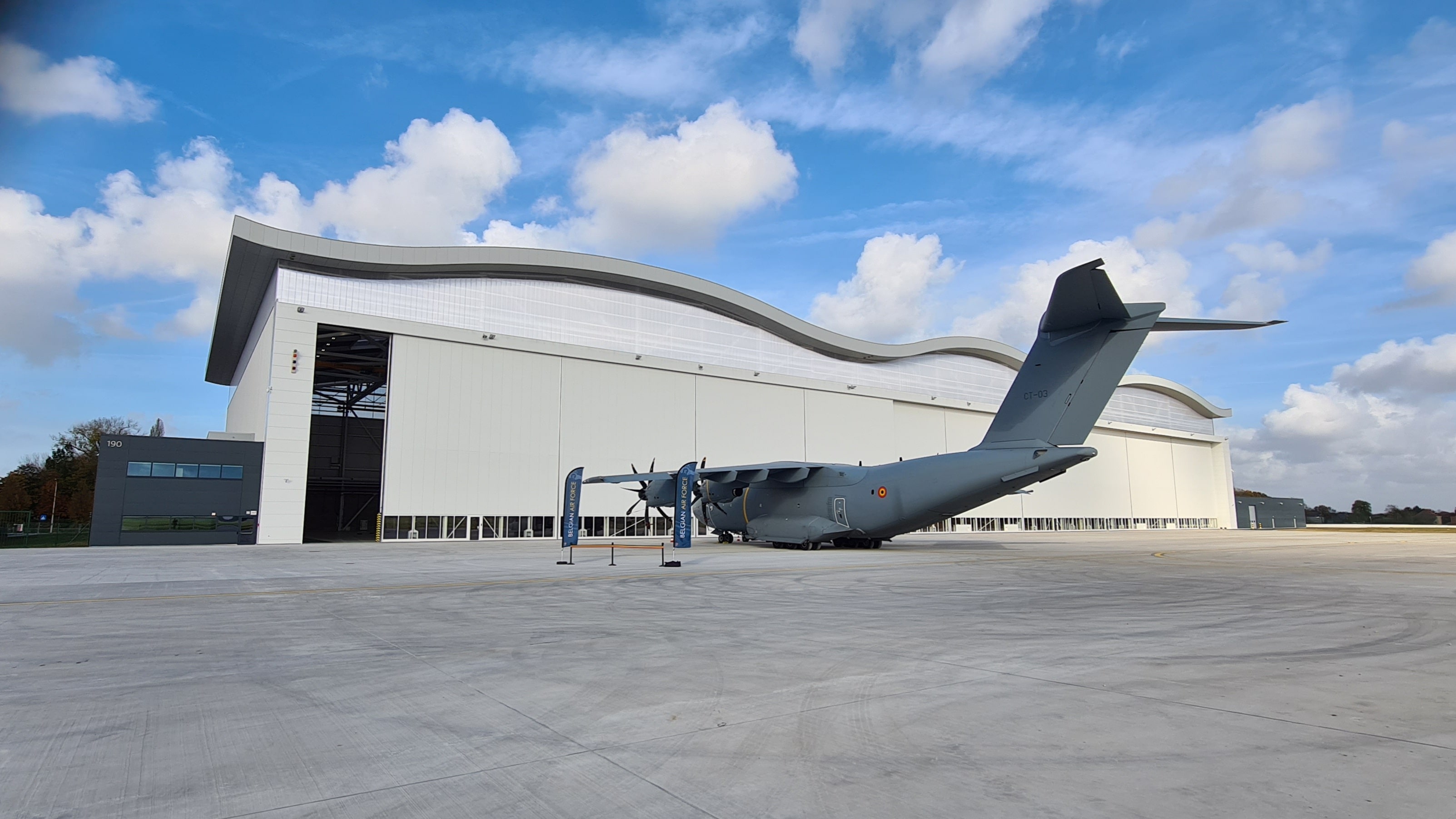 Roof of the Airbus A400M hangar in Melsbroek in Belgium waterproofed with the Elevate UltraPly TPO membrane